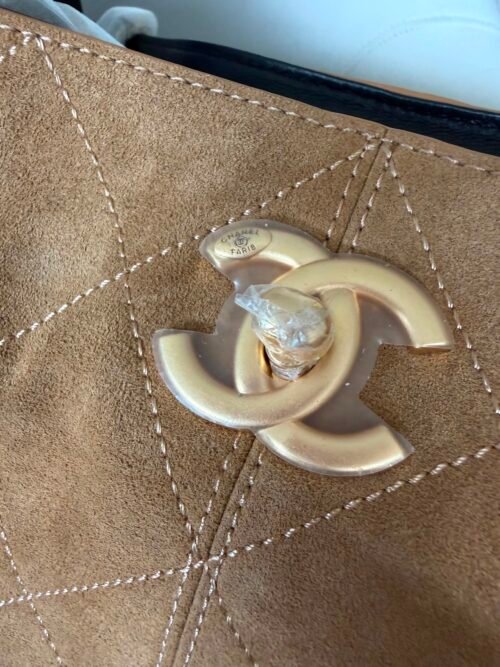 Chanel — Bolso bicolor camel y negro