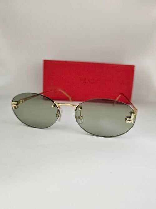 Fendi — Gafas ovaladas con lentes verdes