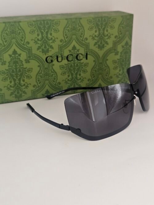 Gucci — Gafas envolventes negras