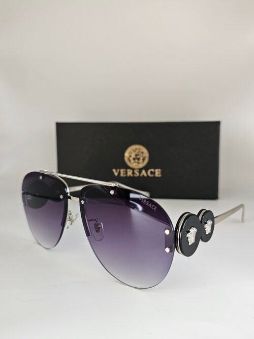 Versace — Gafas aviador plateadas con lentes violetas