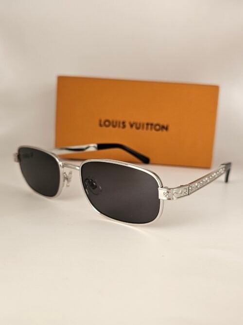 Louis Vuitton — Gafas plateadas con lentes oscuros