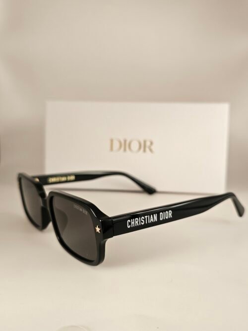 Dior — Gafas rectangulares negras con lentes oscuros