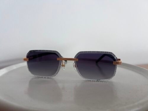 Cartier — Gafas rectangulares doradas con lentes violeta oscuro
