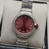 Bvlgari — esfera roja y bisel con detalles brillantes