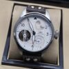 IWC — esfera blanca con apertura y correa negra