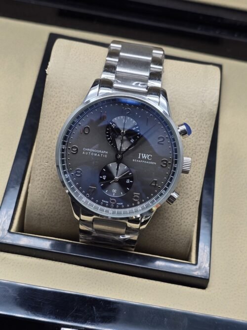 IWC — esfera gris con subesferas y brazalete plateado