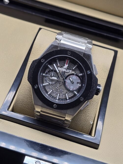 Hublot — esfera abierta gris y bisel negro