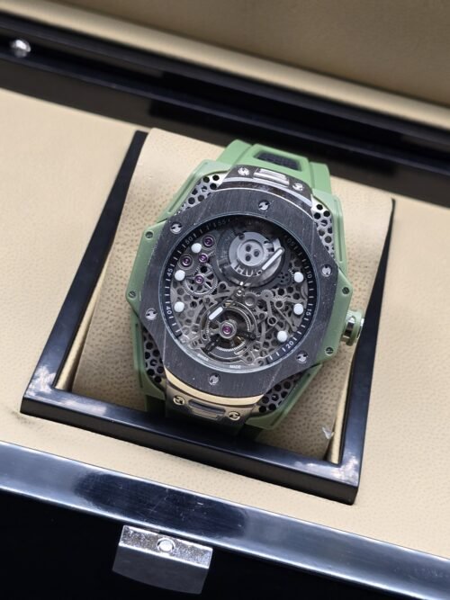 Hublot — esfera abierta y correa verde