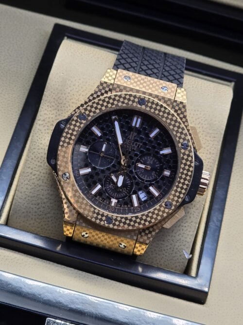 Hublot — esfera negra y caja con detalles brillantes