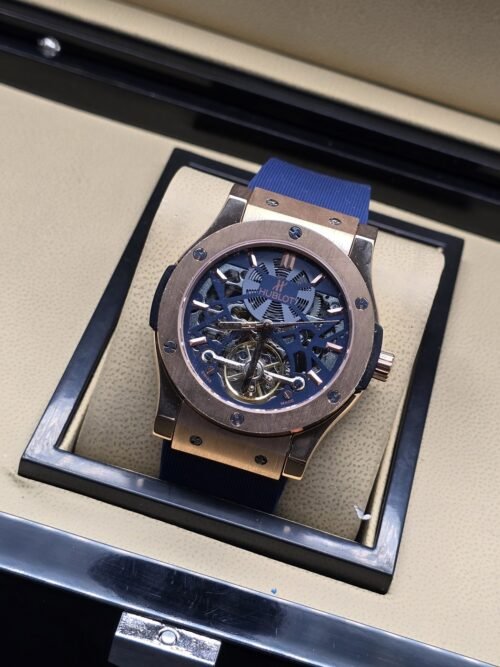 Hublot — esfera abierta azul y correa azul