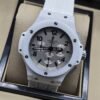 Hublot — esfera blanca con subesferas y correa blanca