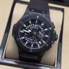 Hublot — esfera negra con detalles blancos y caja negra