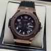 Hublot — esfera negra con apertura y caja en tono dorado