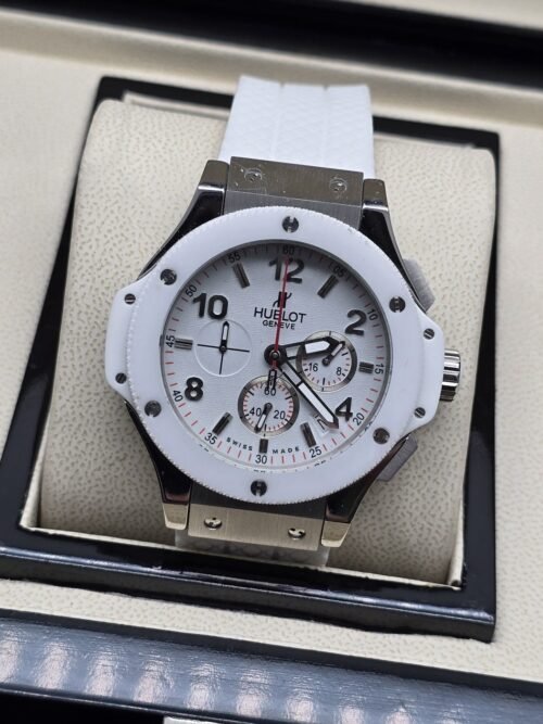 Hublot — esfera blanca y bisel blanco