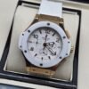 Hublot — esfera blanca y caja en tono dorado