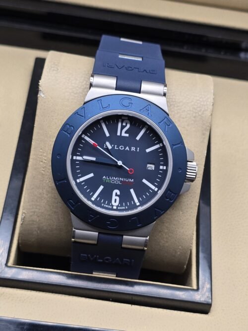 Bvlgari — esfera azul y correa azul