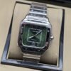 Cartier — esfera verde cuadrada y brazalete plateado