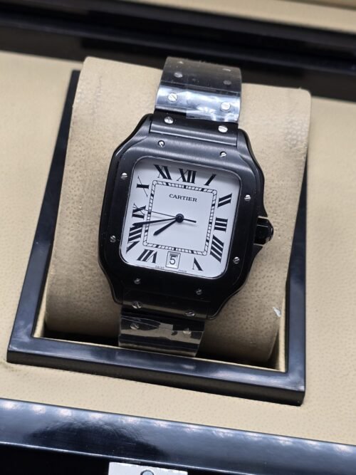 Cartier — esfera blanca cuadrada y bisel negro
