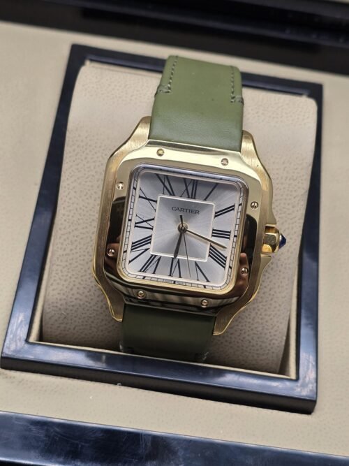 Cartier — esfera blanca cuadrada y correa verde