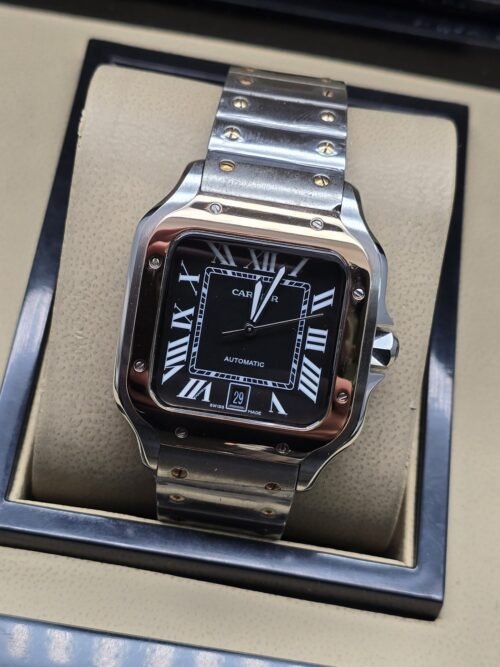 Cartier — esfera negra cuadrada y bisel en tono rosado