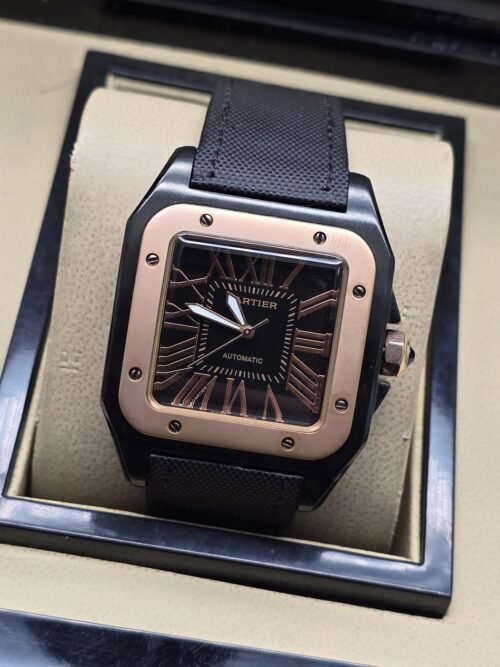 Cartier — esfera negra cuadrada y caja bicolor rosada