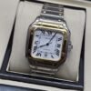 Cartier — esfera blanca cuadrada y caja bicolor dorada