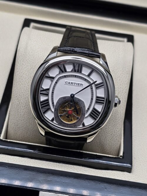 Cartier — esfera blanca redonda con apertura y correa negra
