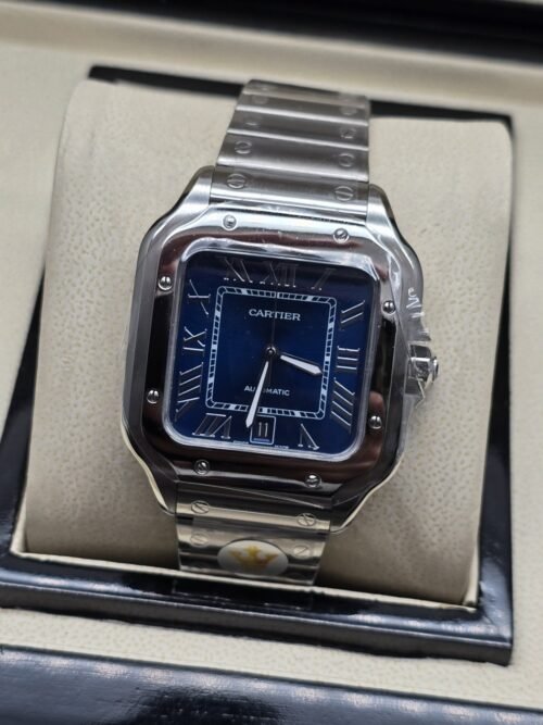 Cartier — esfera azul cuadrada de diseño sencillo