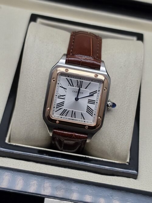 Cartier — esfera blanca cuadrada y bisel rosado con correa marrón