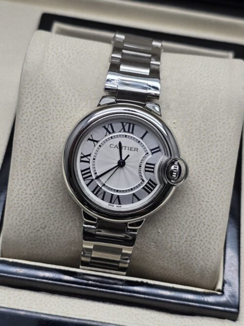 Cartier dama — esfera blanca texturizada y caja plateada