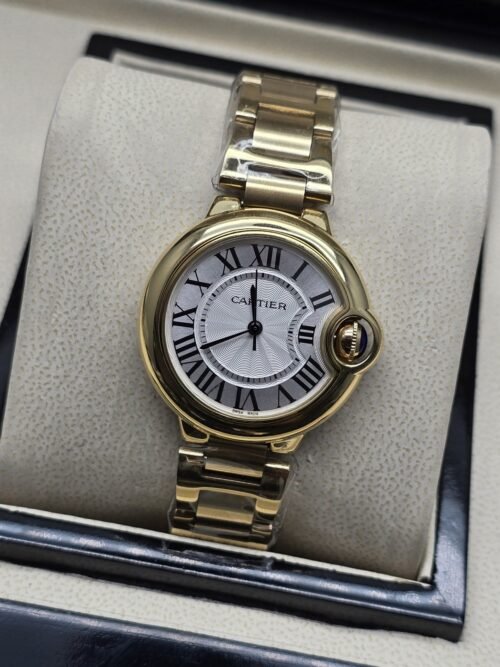 Cartier dama — esfera blanca redonda y caja en tono dorado