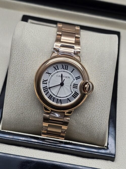Cartier dama — esfera blanca redonda y caja en tono rosado