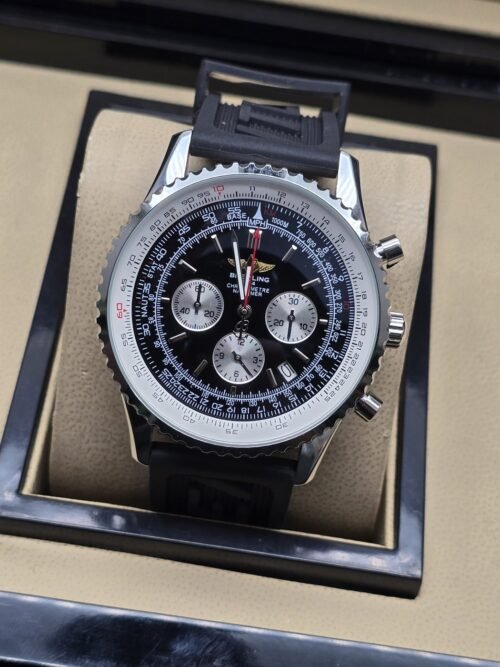Breitling — esfera negra con subesferas claras y correa negra