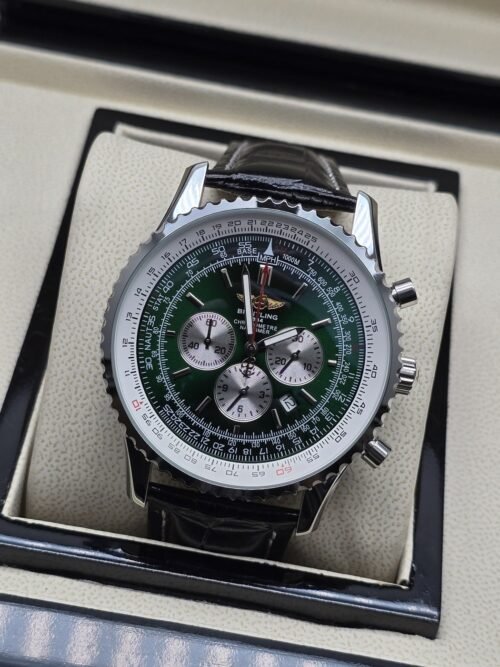 Breitling — esfera verde con subesferas claras y correa negra