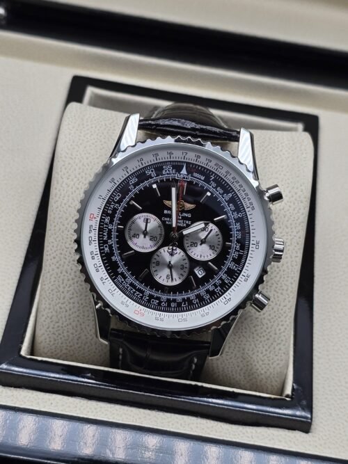 Breitling — esfera negra con subesferas claras y correa negra