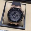 Audemars Piguet — esfera abierta negra y caja en tono dorado
