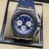 Audemars Piguet — esfera azul con subesferas blancas y caja plateada