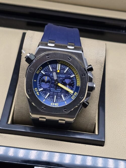 Audemars Piguet — esfera azul con detalles amarillos y correa azul