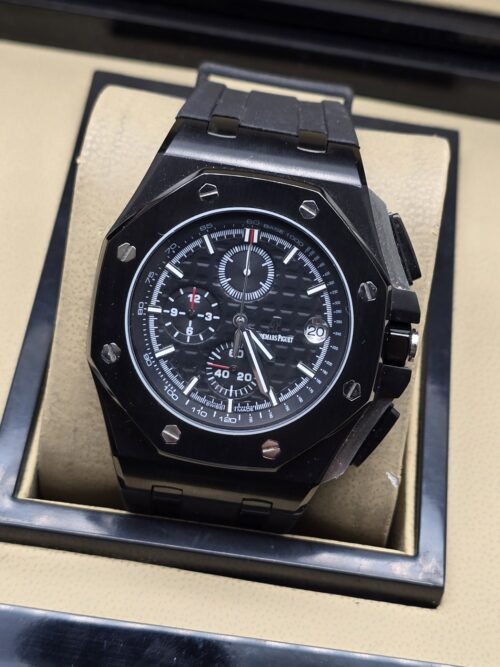 Audemars Piguet — esfera negra con subesferas y caja negra