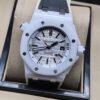 Audemars Piguet — esfera blanca texturizada y correa gris