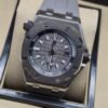 Audemars Piguet — esfera gris deportiva y correa gris