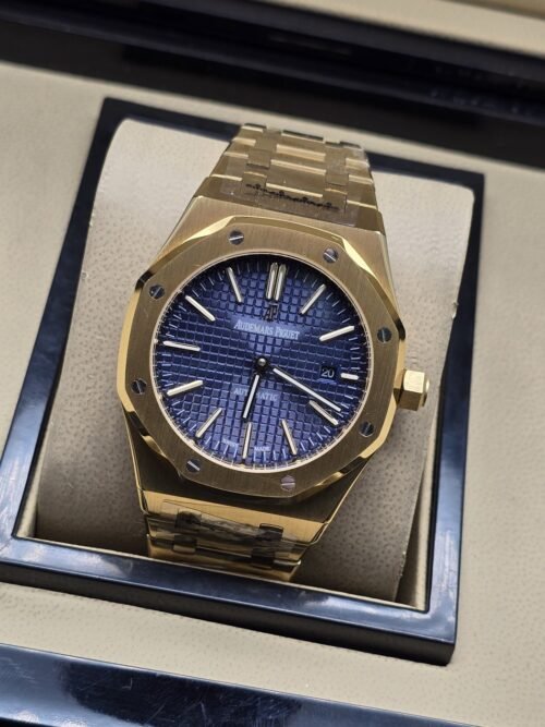 Audemars Piguet — esfera azul y caja dorada