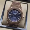 Audemars Piguet — esfera azul y brazalete rosado
