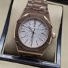Audemars Piguet — esfera blanca y brazalete rosado