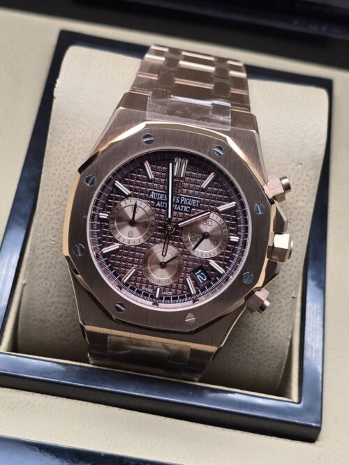 Audemars Piguet — esfera en tono rosado con subesferas y brazalete rosado