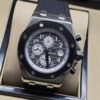 Audemars Piguet — esfera negra con subesferas claras y correa negra