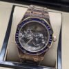 Audemars Piguet — esfera abierta y bisel con detalles azules