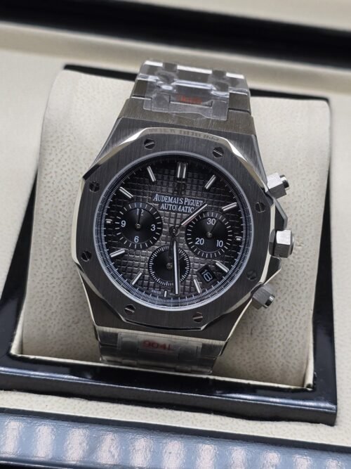 Audemars Piguet — esfera gris oscura con subesferas y brazalete plateado