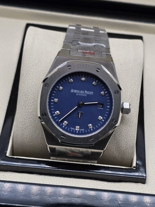 Audemars Piguet — esfera azul con indicadores brillantes