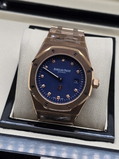 Audemars Piguet — esfera azul con indicadores brillantes y caja rosada